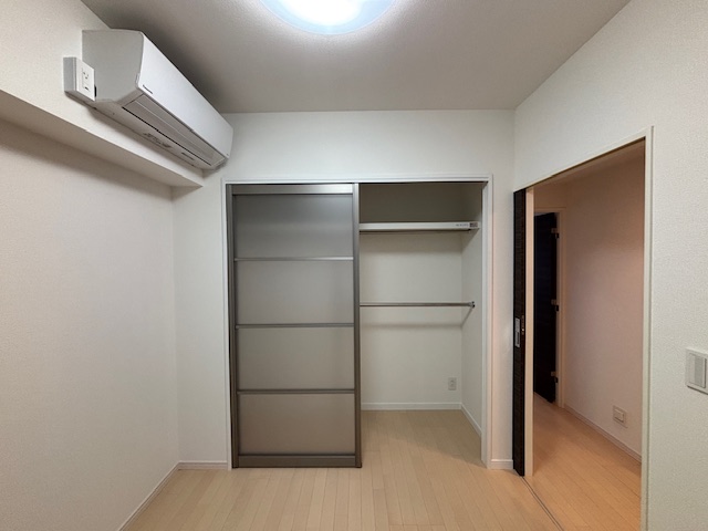 中古マンションのクローゼット造作リフォーム工事